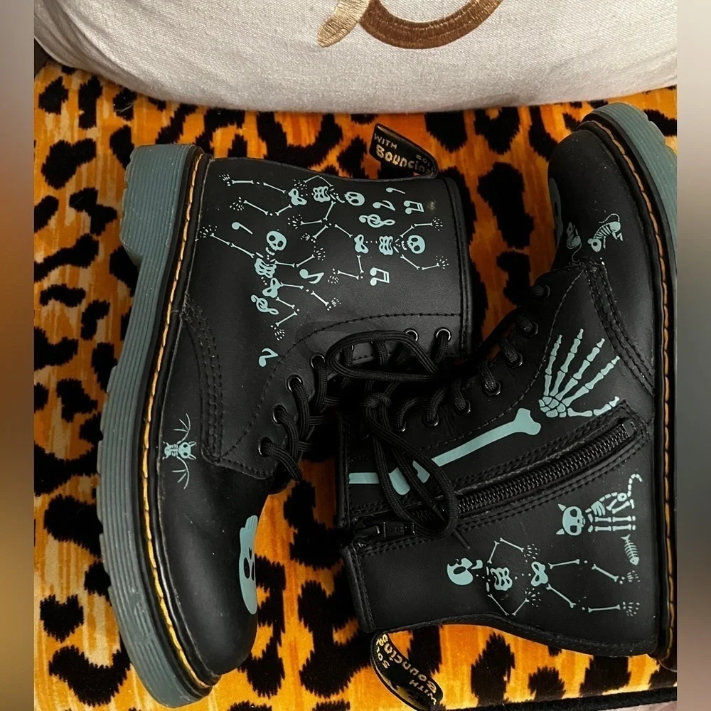 DR. MARTEN Kids Glow in the Dark Skeleton Combat Style Boots Skelly Print Hydro